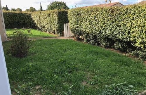 Leuc Bed & Breakfast | House in a rural village surrounded by vinyards
