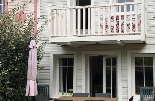 Lacanau-Ocean House | House in a tourist residence close to the swimming pool