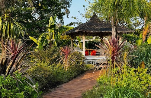 Argeles-sur-Mer House | House in a tropical garden