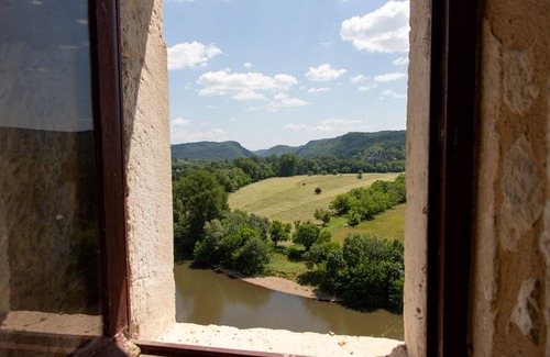 Beynac-et-Cazenac Cottage | House in Beynac in big property with pool