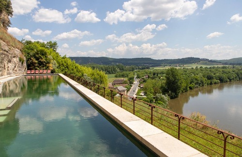 Beynac-et-Cazenac Cottage | House in Beynac in big property with pool
