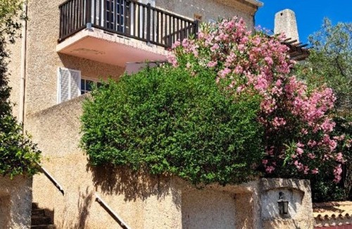 Boulouris-sur-Mer House | HOUSE IN BOULOURIS 8MN BEACH, ALL SHOPS Sleeps 4 people