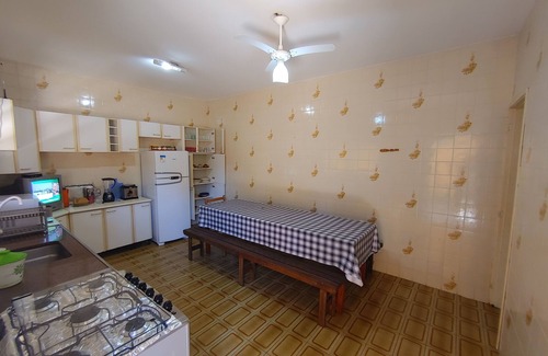 Jardim Britania House | House in Caraguá with pool and barbecue