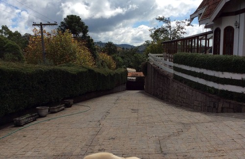 Vila Mantiqueira Cottage | House in Campos, high standard to 05 km from the center of Capivari