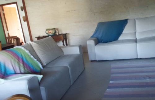 Barra da Lagoa House | HOUSE IN CECO OF CROWNES WITH FULL LEISURE AREA. POOL AND BARBECUE