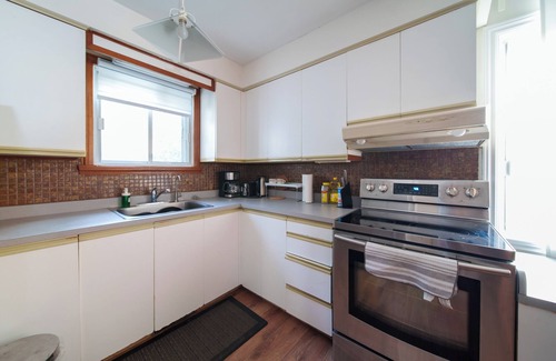 Montreal House | House in Center Brossard-mins to REM station/hwy