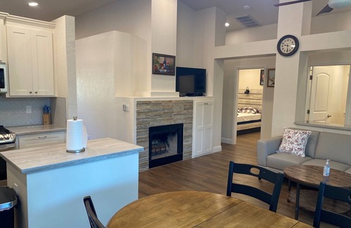 Roseville House | House in Center of Roseville