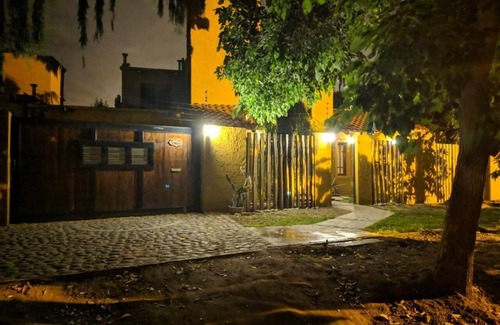 Chacras de Coria House | House in Chacras de Coria, In the middle of the land of Malbec