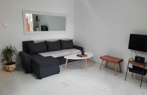 Delta Apartment | House in Diavata, Thessaloniki, Greece