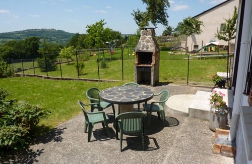 Drugeac Cottage | House in Drugeac with 4 bedrooms, garden and pets allowed