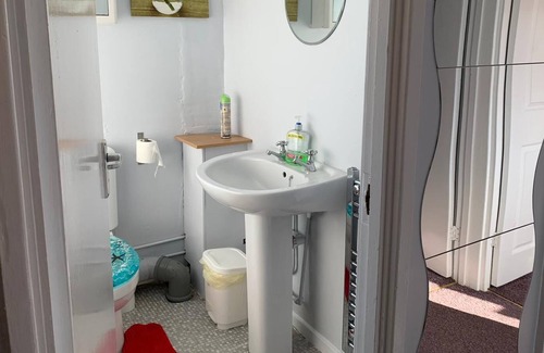 Dunstable House | House in Elm Park, 15min drive from luton airport, Free WIFI, Free Parking