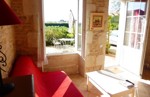 Saint-Jean-de-Liversay Cottage | House in the countryside between La Rochelle and Green Venice