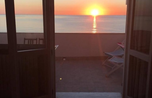 Porto Recanati Apartment | house in front of the sea