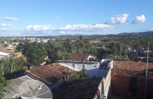 Itaberaba House | HOUSE IN FRONT OF A GARDEN CALLED: SQUARE OF THE ANTS WITH 1ST FLOOR.