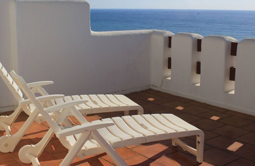 Benajarafe Ski Chalet | House in front of the beach / Magnificent semi-detached house on the beachfront