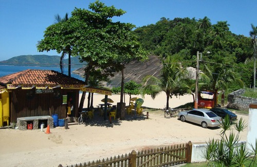 Lazaro House | House in front of the beach Sununga, suitable for families. complete structure
