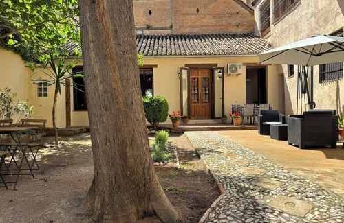 Albaicin House | House in front of the Alhambra with a private garden and views
