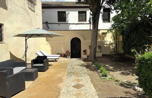 Albaicin House | House in front of the Alhambra with a private garden and views