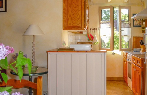 La Bussiere House | House in green setting, Gartempe coast, close to river, hiking trails.