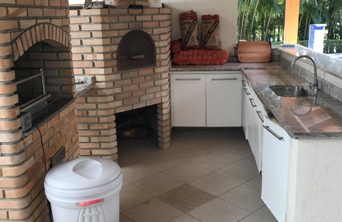 Vista Linda House | House in Hanga Roa condominium near the beach with complete leisure