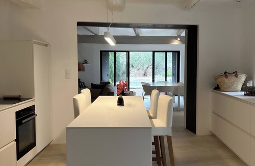 Saint-Didier House | house in heart of village
