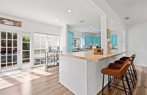 Flamingo Parks House | House in Historic community of West Palm Beach w complimentary Pool Heating