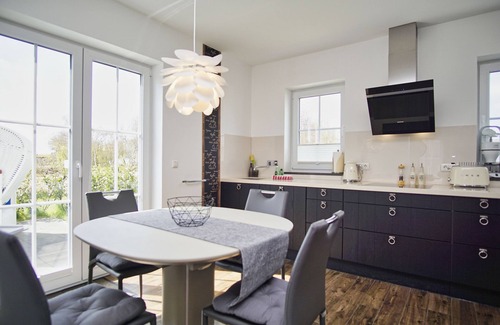 Trent House | House in idyllic location with sauna, terrace and garden - Villa Morgensünn