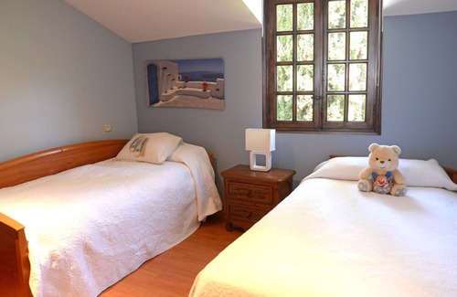 Las Rozas de Madrid Ski Chalet | HOUSE IN LAS ROZAS 20 MIN. OF MADRID WITH PRIVATE PISICINA, GARDEN, TENNIS AND GOLF