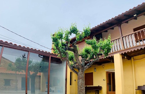 Valdespino de Somoza House | House in León. Ideal for families. Swimming pool. Grills. Astorga.