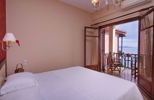 Lefokastron Apartment | House in Lefokastro - in front of the beach + Wi-Fi #5