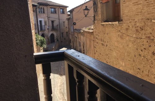 Alquezar House | House in medieval village.