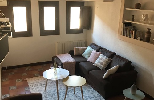 Alquezar House | House in medieval village.