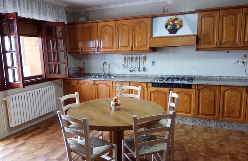Meira House | House in Moaña wide prox to beaches in rural area.
