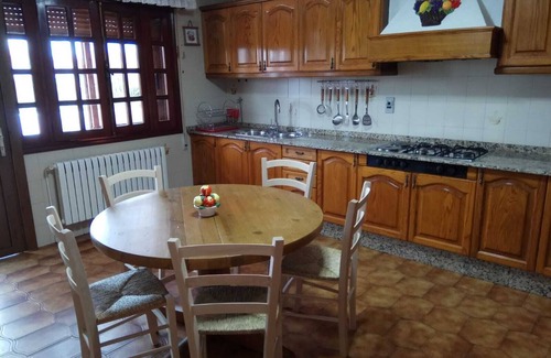 Meira House | House in Moaña wide prox to beaches in rural area.