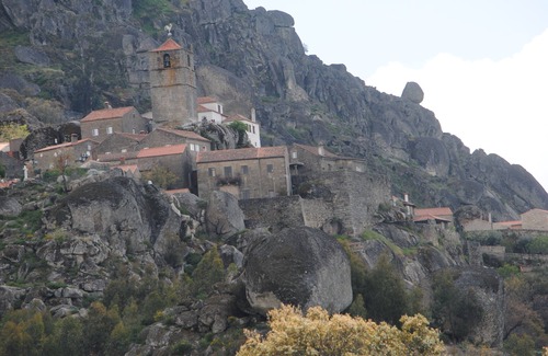 Idanha-a-Nova House | House in Monsanto-Relva