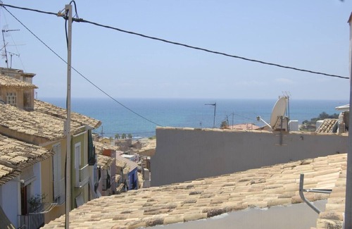 Old Town House | House in Old Town - roof terrace with sea views - 2 mins. to beach