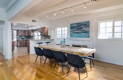 Valley Glen House | HOUSE IN PRIME LOCATION WITH HUGE POOL & SPA