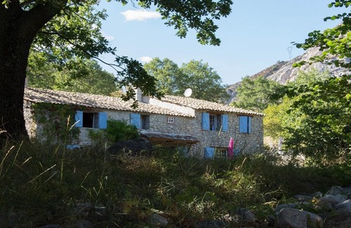 Entrepierres House | House in Provence in an old fuller's mill