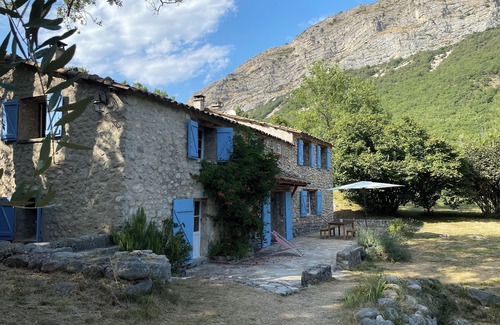 Entrepierres House | House in Provence in an old fuller's mill
