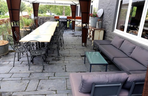 Ave et Auffe House | House in Rochefort with large park where the Ave flows