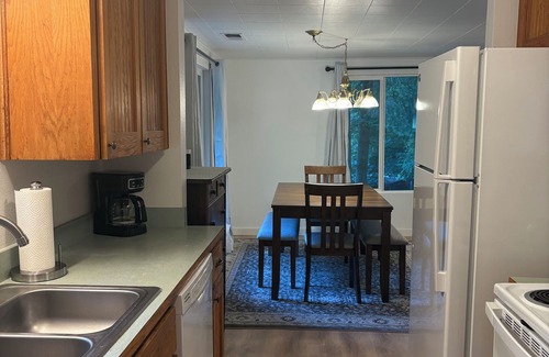 Seaside House | House in Seaside- Elsie’s Humble Haven Creekside view