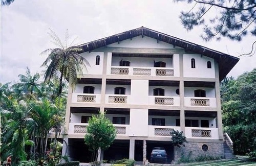 Resende House | House in Serrinha, near Penedo and very close to Camping Club do Brasil