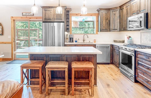 Kingswood Estates House | House in Tahoe Vista with wood stove - close to outdoor recreation