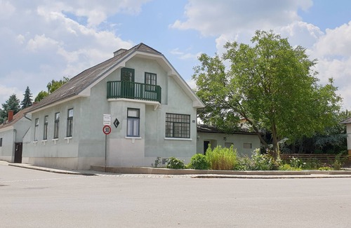 Orth an der Donau House | House in the national park region near Vienna