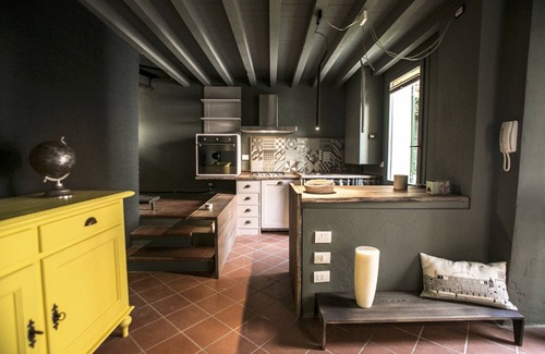 Ferrara House | House in the center with parking