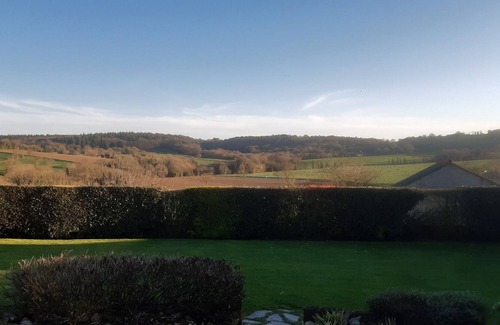 Henon House | HOUSE IN THE COUNTRY