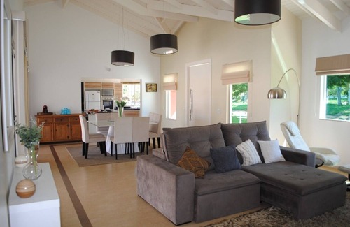 Paranapanema Cottage | House in the Dam (200m from the border), swimming pool, 4 suites of comfort in nature