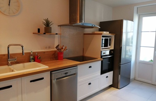 Mailly-Champagne House | House in the Champagne vineyard