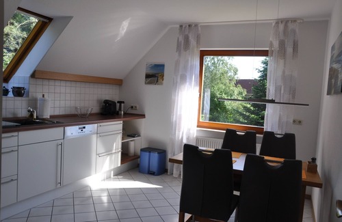 Detern Apartment | House in the green upper floor