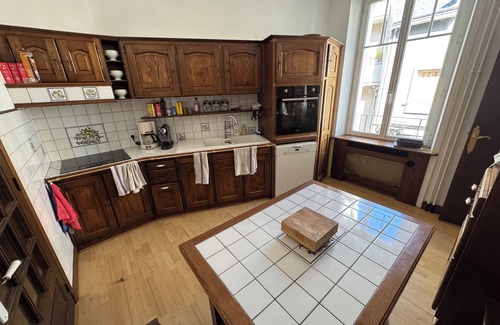 Bort-les-Orgues House | House in the heart of the city